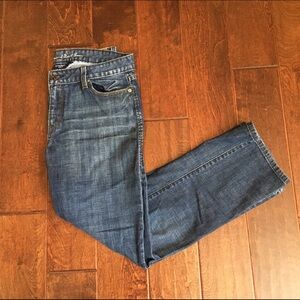 Levis Mid Rise Straight 552 Jeans